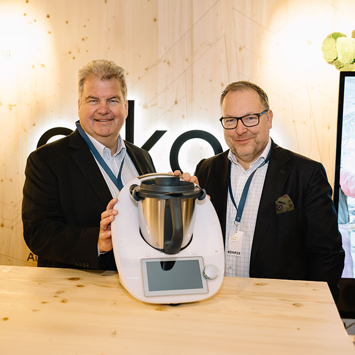 New partnership with Vorwerk - Oikos Group